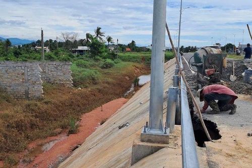 Bình Thuận: Đường gần 1.000 tỷ đồng chưa hoạt động đã xuất hiện hàm ếch