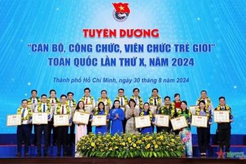 Trung ương Đoàn tuyên dương 85 gương 'Cán bộ, công chức, viên chức trẻ giỏi' toàn quốc lần thứ X