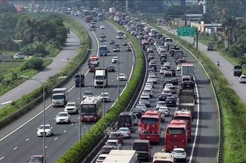 Hà Nội: Ùn tắc nhiều tuyến đường trong ngày đầu nghỉ lễ