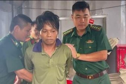 Bắt đối tượng bị truy nã lẩn trốn trên tàu cá ở Côn Đảo