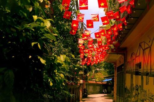 Thiêng liêng màu cờ Tổ quốc