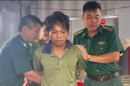 Bắt đối tượng bị truy nã lẩn trốn trên tàu cá ở Côn Đảo
