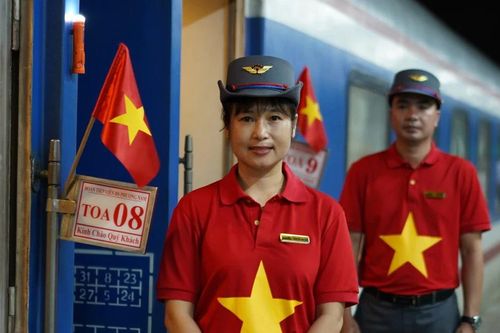 Đoàn tàu Bắc - Nam làm điều đặc biệt mừng Quốc khánh 2/9