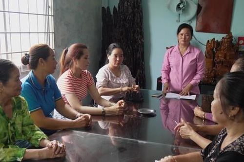 Hội chị em làm giàu nhờ hùn vàng