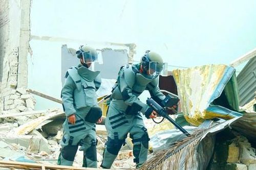 Vụ nổ 4 người thương vong: Cận cảnh quân đội sử dụng thiết bị hiện đại soi chiếu vật liệu nổ