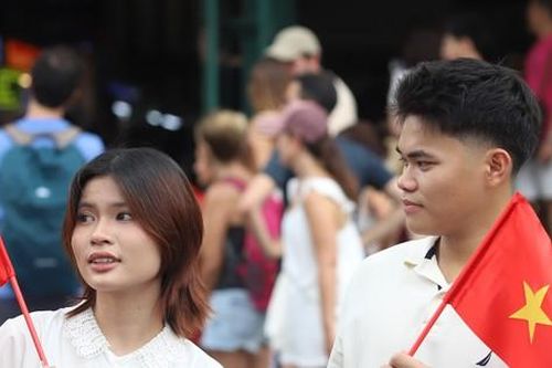 Người dân thảnh thơi dạo chơi trung tâm TPHCM ngày đầu nghỉ lễ 2/9