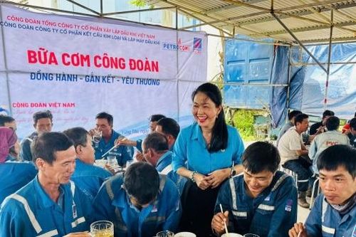 Bữa cơm Công đoàn PETROCONs – Đồng hành, gắn kết, yêu thương
