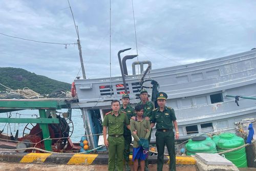 Đối tượng bị truy nã lẩn trốn trên tàu cá ở Côn Đảo