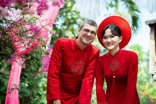 Gặp nhau đúng 2 lần, chàng trai Bỉ lấy vợ Việt, theo về Đắk Lắk làm rẫy