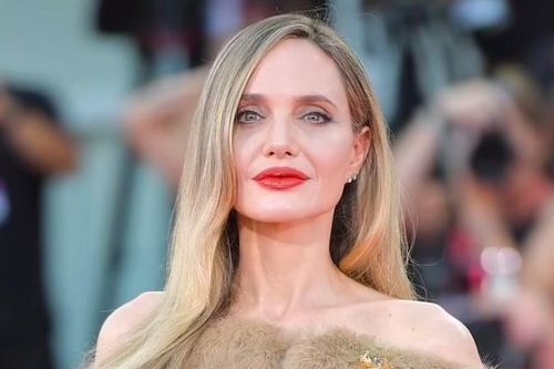 Angelina Jolie từ chối trả lời câu hỏi về Brad Pitt