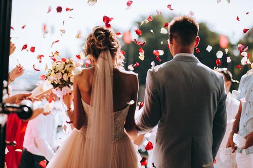 Bao nhiêu tuổi kết hôn là phù hợp?