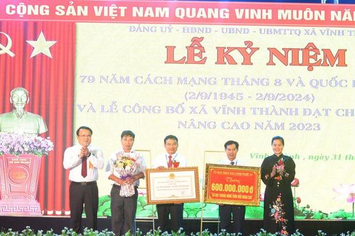 Xã Vĩnh Thành (Yên Thành) đón nhận xã đạt chuẩn Nông thôn mới nâng cao