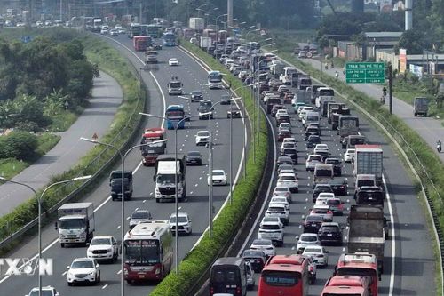 Hà Nội: Ùn tắc nhiều tuyến đường trong ngày đầu nghỉ Lễ Quốc khánh 2/9