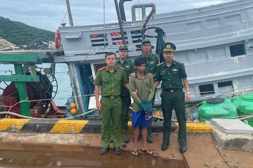 BR-VT: Bộ đội biên phòng phối hợp cùng công an bắt đối tượng trốn nã trên tàu cá