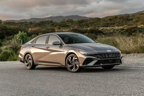 Hyundai Elantra 2025 chốt giá hơn 500 triệu đồng, 'đe nẹt' Kia K3