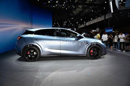Hãng xe vừa vào Việt Nam giới thiệu hatchback công suất 421 mã lực, thiết kế thể thao, giá 490 triệu đồng