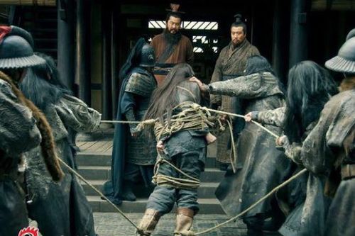 Lã Bố ngốc nghếch cả đời nhưng trước khi chết đã tỉnh ngộ, hét lớn 7 chữ vạch mặt Lưu Bị