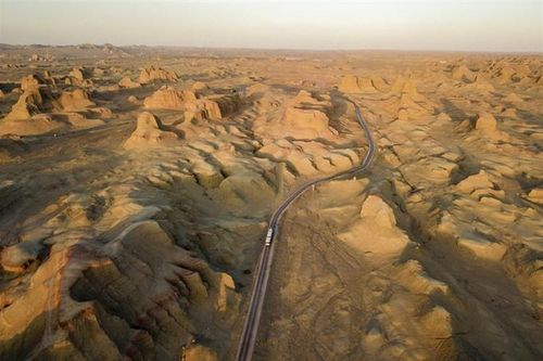 Bí ẩn thành phố rộng 260km2 giữa sa mạc với truyền thuyết 'ma hú quỷ khóc'