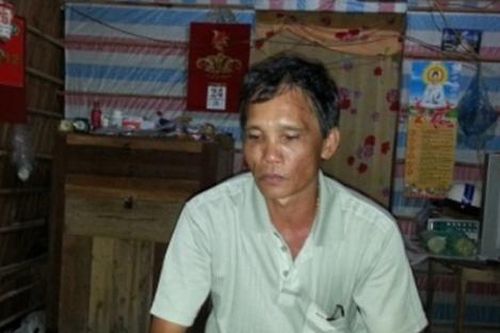 Người đàn ông nghèo trúng số 7.5 tỷ đồng, đem tiền làm từ thiện ở khắp nơi