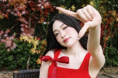 Á hậu Phương Nga gặp vấn đề về sức khỏe