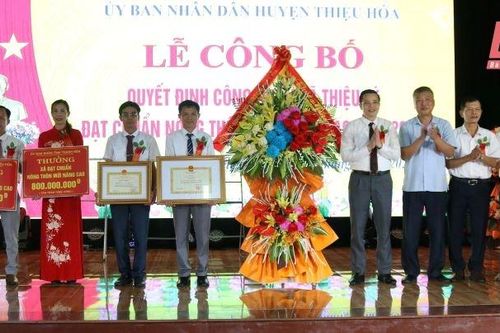 Thiệu Lý công bố Quyết định công nhận xã đạt chuẩn nông thôn mới nâng cao