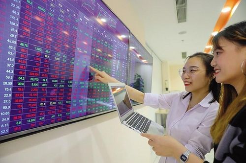 'Quên' niêm yết cổ phiếu, một công ty bị phạt 350 triệu đồng