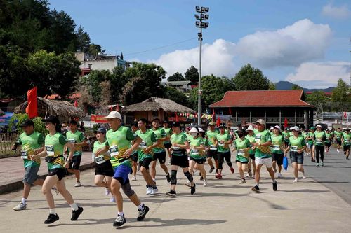 Giải chạy quốc tế KOMOMO Than Uyên năm 2024