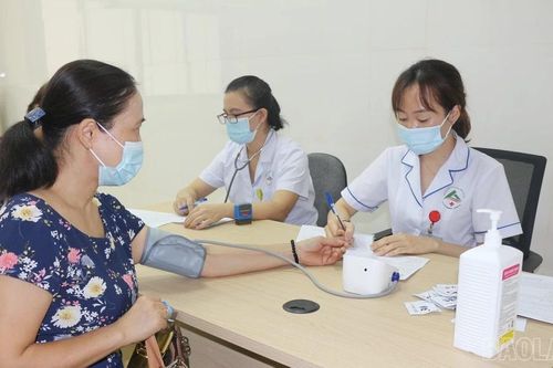 Bổ sung 28 viên chức sự nghiệp y tế được hưởng phụ cấp đãi ngộ năm 2024