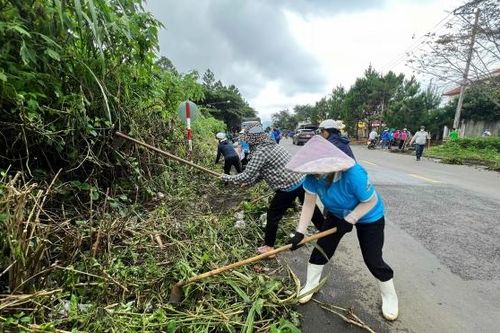 Bảo Lộc: Hàng ngàn người ra quân tổng vệ sinh môi trường chào mừng Quốc khánh 2/9