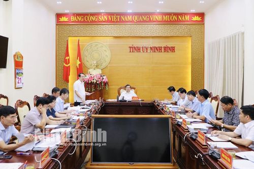 Thực hiện nghiêm quy định về dự hội nghị