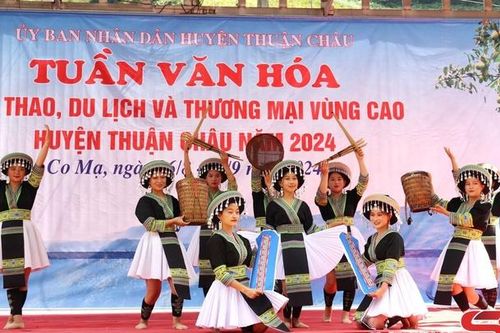 Hội thi 'Trình diễn Nghệ thuật dân gian các dân tộc vùng cao' huyện Thuận Châu năm 2024
