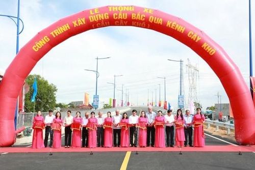 Thành phố Hồ Chí Minh: Thông xe cầu Cây Khô rút ngắn khoảng cách đi lại giữa huyện Nhà Bè và Bình Chánh