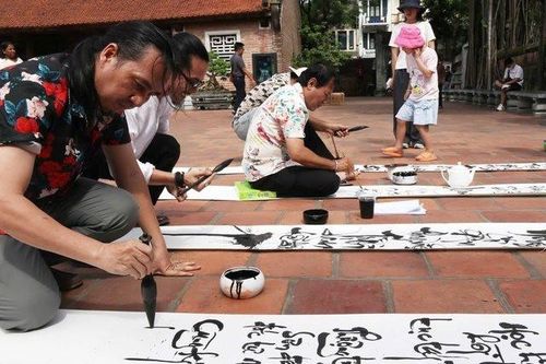 'Nghiên bút còn thơm' - Triển lãm thư pháp quốc ngữ