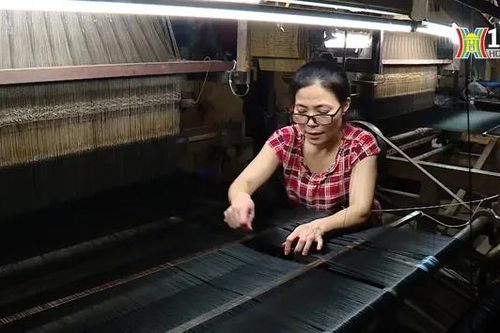 Nghề dệt lụa ở Vạn Phúc