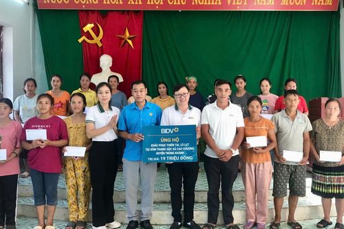 BIDV Cao Bằng hỗ trợ người dân bị ảnh hưởng bởi mưa lũ tại huyện Trùng Khánh