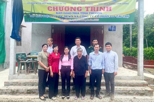 Báo điện tử VTC News bàn giao nhà tình thương cho 2 hộ dân ở Bến Tre