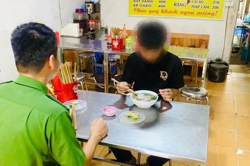 Nghe lời bạn trên mạng xuống Hà Nội có việc làm ổn định, thanh nhiên đói lả trên đường