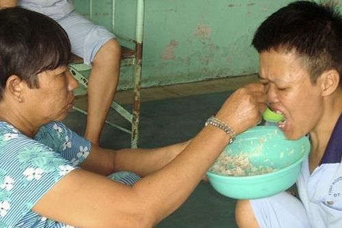 Nỗi niềm những bà mẹ điên