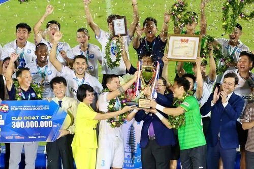 Nam Định giành Siêu Cúp Quốc gia 2023/2024