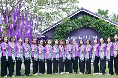 Du khách thích thú trải nghiệm du lịch miệt vườn dịp lễ 2/9