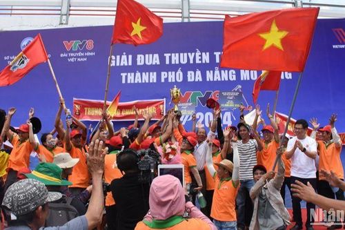 Giải đua thuyền truyền thống thành phố Đà Nẵng mở rộng mừng Quốc khánh 2/9
