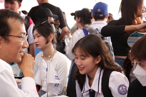 Tuyển sinh đại học năm 2025: Có nên bỏ xét tuyển sớm?