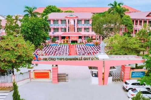 Trường THPT chuyên Lê Quý Đôn Quảng Trị kỷ niệm 30 năm thành lập và khai giảng năm học mới