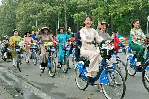 Hà Nội tổ chức chương trình 'Áo dài kết nối Du lịch với Di sản'
