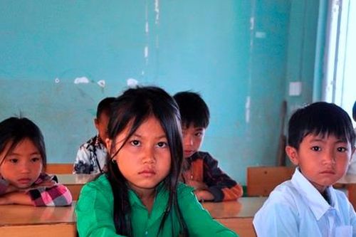 Năm học mới dưới chân đỉnh Phà Cà Tún