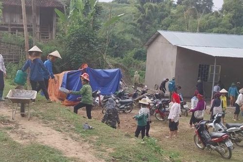 Hiến đất, góp công xây nhà văn hóa