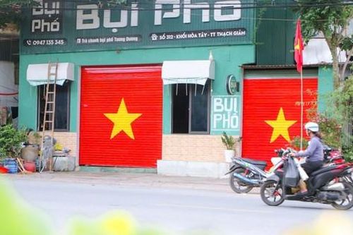 Cờ Tổ quốc phủ khắp thôn làng đến thành thị