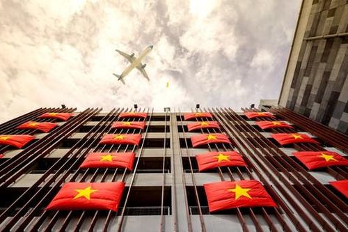 TPHCM rợp cờ hoa mừng Quốc khánh 2/9