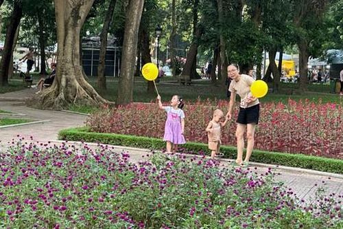 Công viên lớn nhất Hà Nội thưa thớt khách dịp nghỉ lễ 2/9