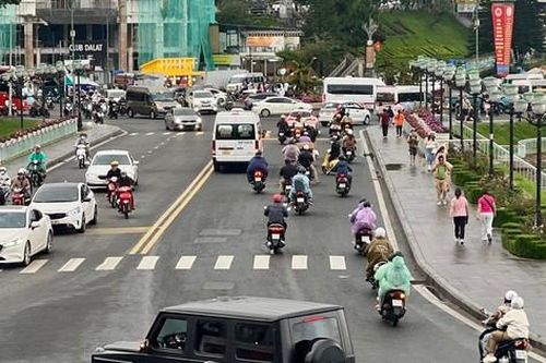 Bất ngờ với đường phố Đà Lạt trong ngày nghỉ đầu tiên lễ 2/9